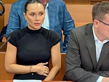 Беременная Лерчек приехала на заседание суда вместе с отцом ребенка