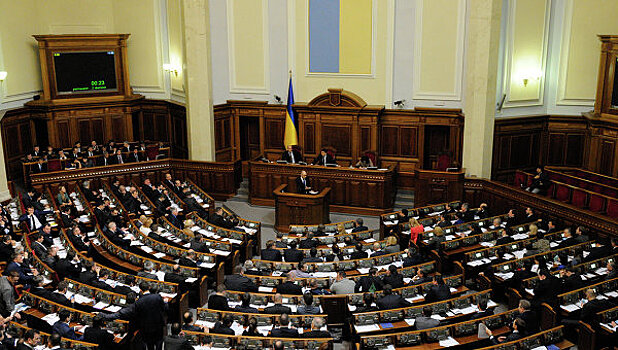 Рада обяжет госслужащих сдавать экзамен по украинскому языку