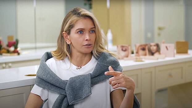 Брежнева спела под фонограмму и чуть не упала со сцены на концерте в Кишиневе