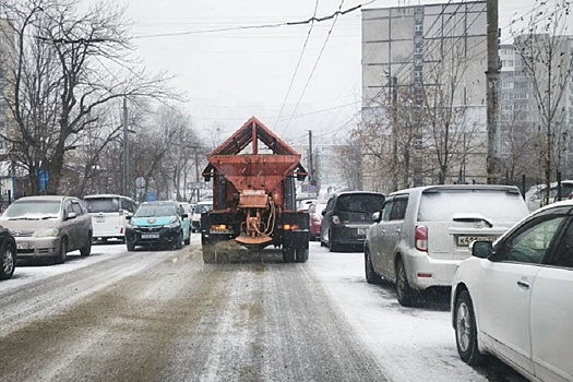 Во Владивостоке рекомендовали сократить рабочий день из-за циклона