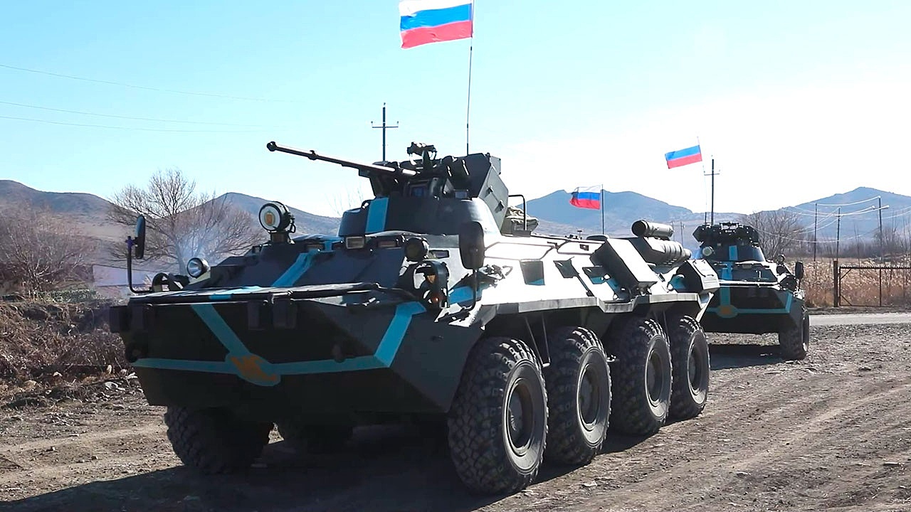 Миротворцы РФ провели патрулирование более сотни километров вдоль линии разграничения в Карабахе
