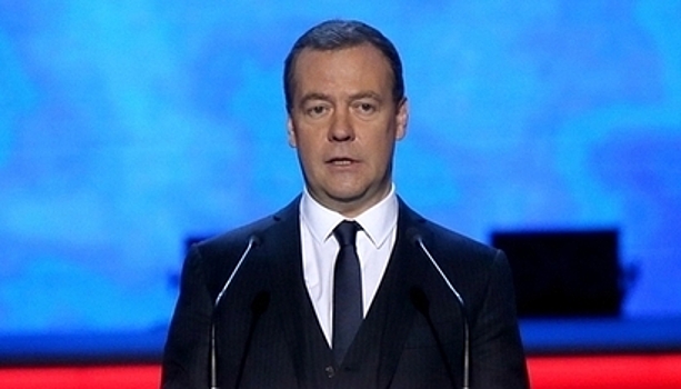 Медведев призвал готовиться к жизни «в условиях санкций неопределенно долго»