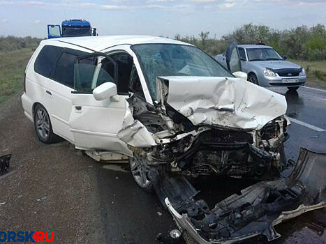 Крупное ДТП под Орском: микроавтобус столкнулся с KIA
