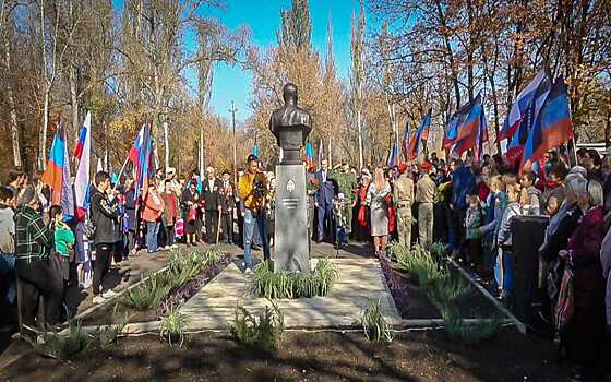 В Донецке установили памятник рязанскому маршалу Бирюзову