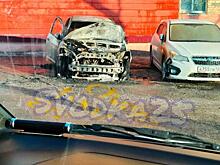 «Горел и взрывался»: житель Владивостока остался без автомобиля