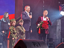Глава Дзержинска Иван Носков спел вместе со Львом Лещенко в День Победы