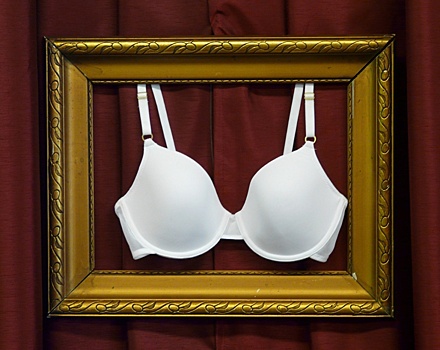 56% опрошенных нижегородок любят ходить без бюстгальтера