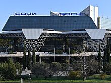 Самолет больше двух часов не может вылететь из аэропорта Сочи