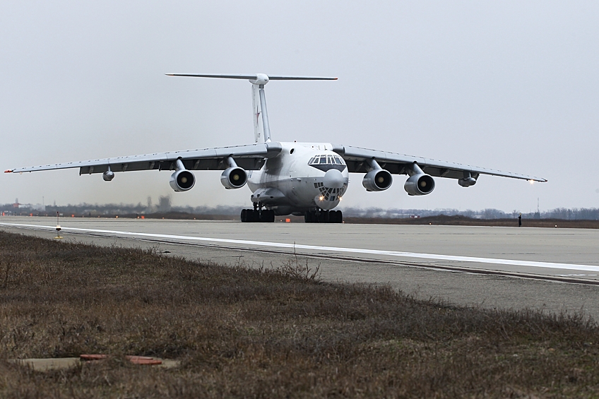  Дозаправка выполняется  от авиационного танкера ИЛ-78 на скорости около 500 километров в час на высоте от трех до пяти тысяч метров. 