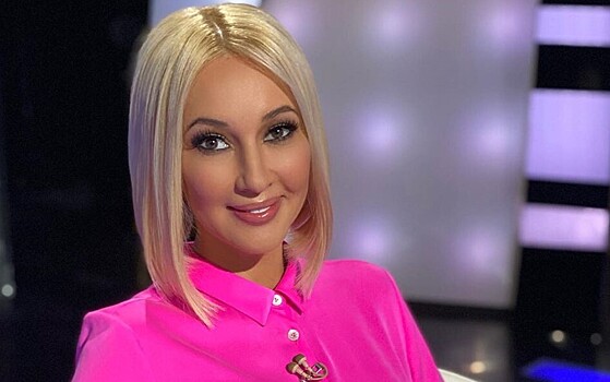 Лера Кудрявцева в свой день рождения показала беременное фото и другие редкие снимки из семейного альбома