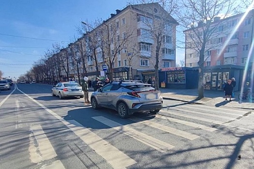 В Южно-Сахалинске автомобиль сбил ребенка на пешеходном переходе