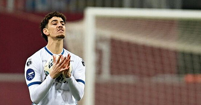 Лапочкин о падении Жерсона: «Это пенальти, Маричаль тянет за футболку, и она настолько оттянута... Очевидный момент. Судья должен сам видеть, но ВАР‑то куда смотрит?»