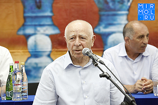 В Махачкале стартовал чемпионат Дагестана по шахматам на призы Муху Алиева
