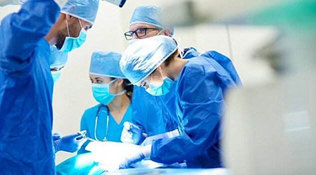 Исследователи: хирурги должны проводить операции голыми