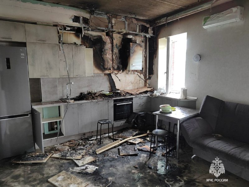 Из-за пожара в Аксае эвакуировали 15 человек