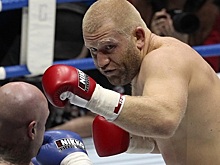 Россиянин Харитонов досрочно проиграл в главном бою Bellator 265