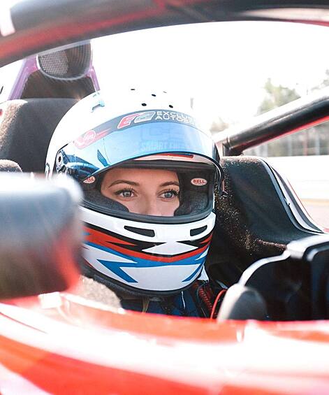 Девушка выступала в GT-серии Saleen Cup, TC America Series, а в 2023 году будет бороться в гонках поддержки серии IndyCar