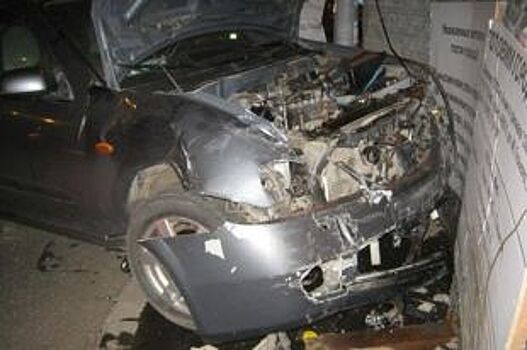 В Тольятти Datsun on-DO толкнул Nissan Almera на металлическое ограждение