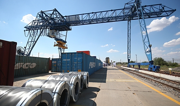 В индустриальном парке под Волгоградом запустили в работу многофункциональный контейнерный терминал