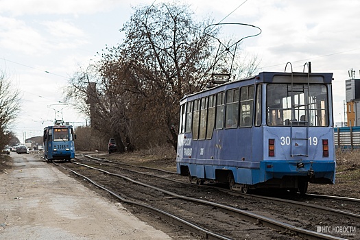 На одном из перекрёстков с улицей Ватутина встали трамваи