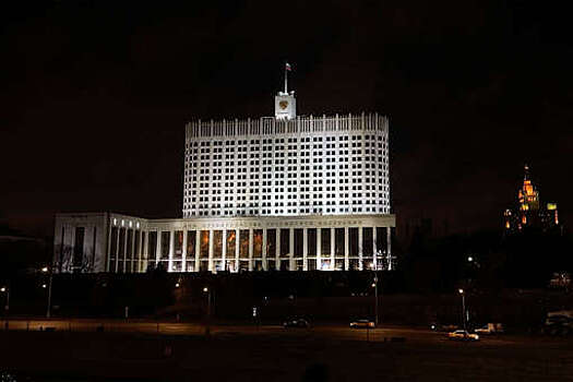 Белый дом правительства России присоединился к альтернативе акции "Час Земли"