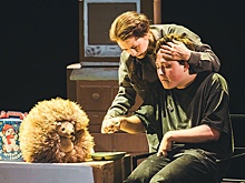 В финале сезона тюменский "Ангажемент" показал драму о маме и ребенке-инвалиде