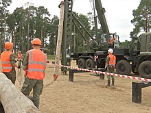 Проложить железную дорогу и соорудить опоры: как работает сваебойный агрегат УСА-2М