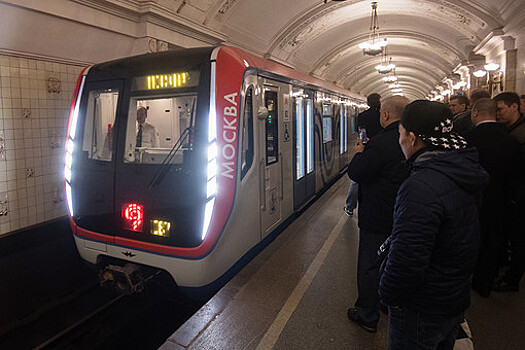 Движение поездов на "серой" ветке метро Москвы восстановлено