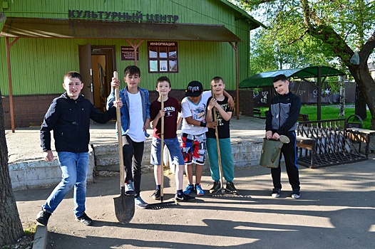 Акцию по озеленению провели в поселке совхоза «Крекшино»