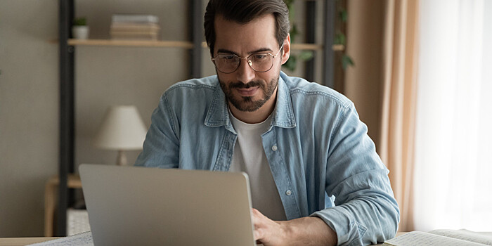 Косметолог предупредила о «цифровом старении» кожи