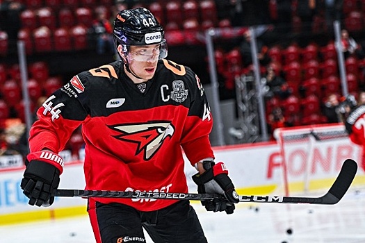 Капитан «Авангарда» Шарипзянов стал мастером спорта