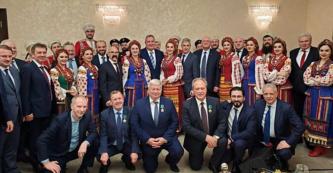 Рогозин показал, как казаки поздравили Роскосмос с Новым годом
