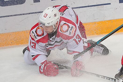 «Автомобилист» продлил контракт с защитником Ефимом Гуркиным