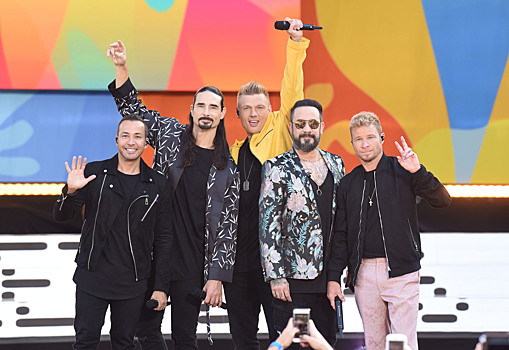 Музыканты из Backstreet Boys сняли трогательный клип с участием жен и детей