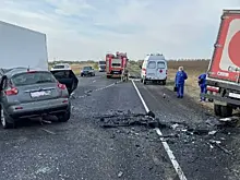 На трассе в Самарской области погиб водитель "Ниссана" после лобового столкновения с грузовиком