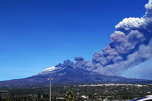 Власти подготовили более 200 убежищ на случай извержения вулкана у столицы Мексики