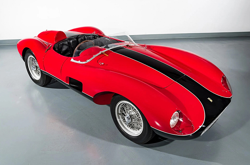 Ferrari 500 TRC Spider. 18-й из 19 подобных спорткаров ушёл с молотка за 7 815 000 долларов. Модель появилась в 1957 году. Она стала наследником 500 TR и последней машиной марки с четырёхцилиндровым двигателем: 190-сильный агрегат создал Аурелио Лампреди. Частные пилоты не раз выигрывали на ней различные соревнования