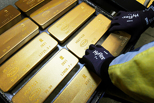 FT: мировые центробанки начали массово скупать золото из-за ослабления власти доллара