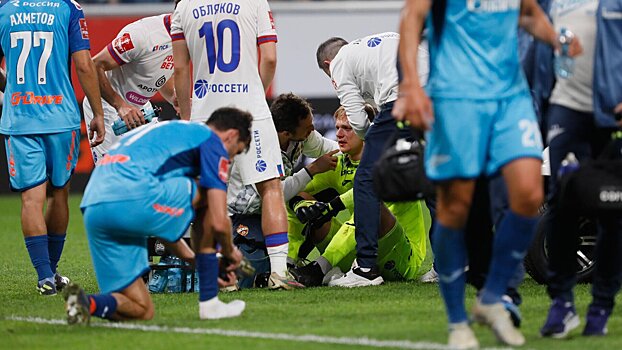 Андрей Мостовой о травме Торопа после столкновения с Алипом: «Все это страшно. Нурик — железная голова. Никому не советую с ним сталкиваться. Желаю Торопу здоровья!»