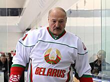 Лукашенко рассказал о своем состоянии после падения во время хоккейного матча