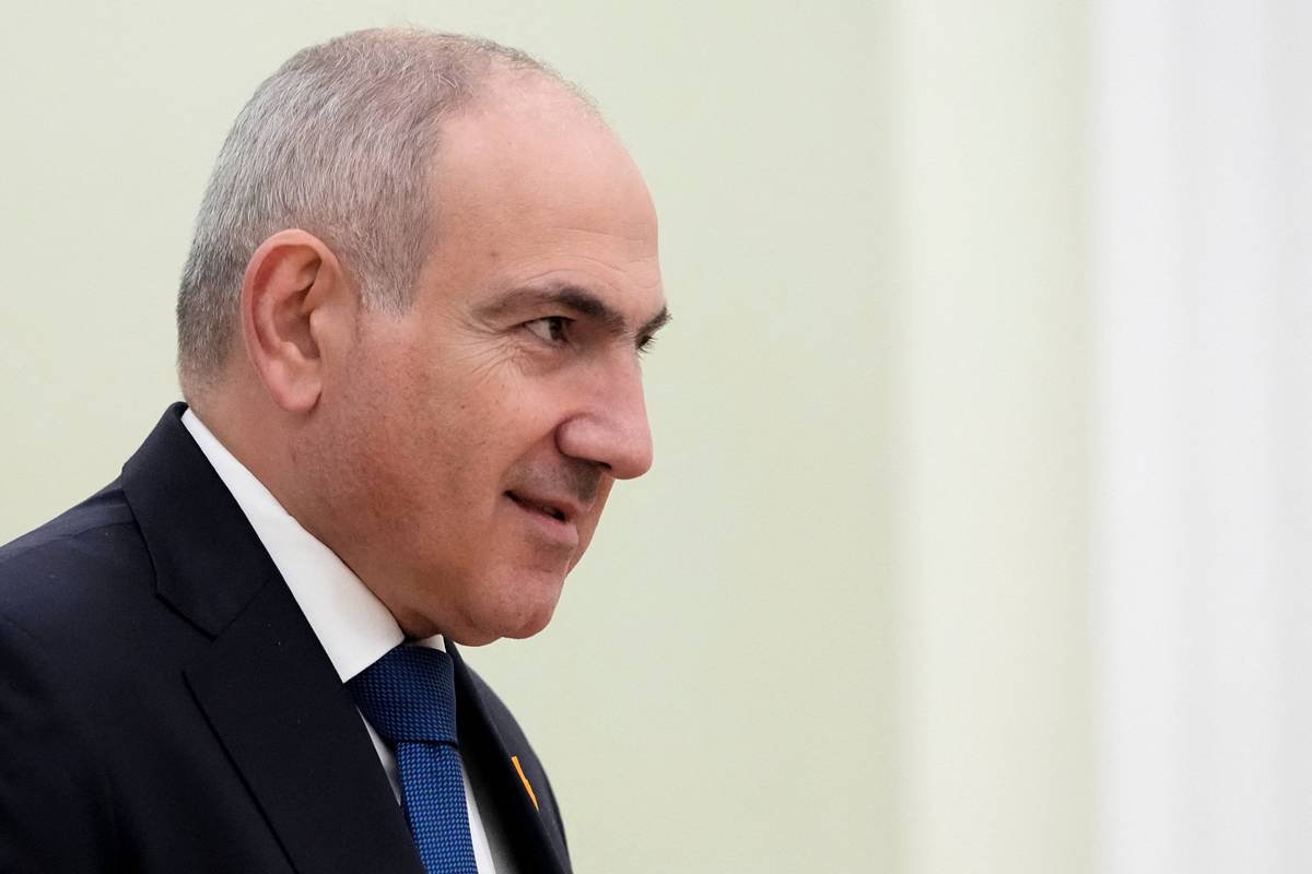 Украинский политолог предсказал судьбу Пашиняна после встречи с Зеленским
