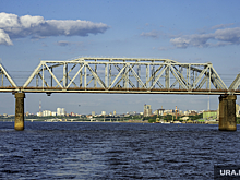 В Перми со дна Камы достали затонувший корабль