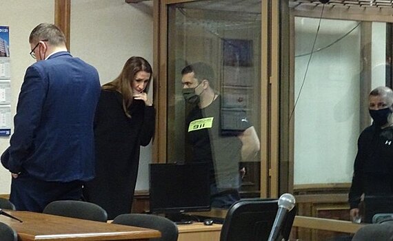 С гвоздодером на броневик: в Казани судят банду вымогателей "незамерзайки"