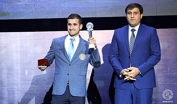 Фатхулло Фатхуллоев назван лучшим футболистом Таджикистана