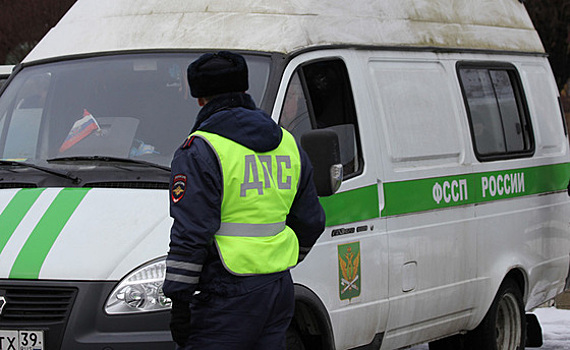 В Калининграде задержали троих крупнейших должников по транспортному налогу