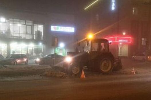 В Ставрополе водитель иномарки врезался в снегоуборочную технику