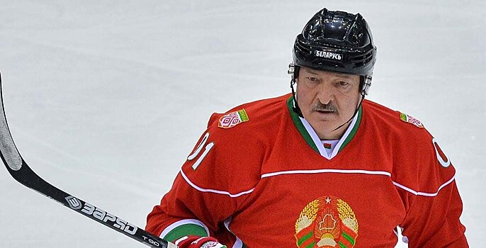 Команда Лукашенко обыграла хоккеистов Брестской области (14:6). Президент Беларуси сделал передачу, его сын забил гол