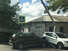 В Симферополе внедорожник снес опору ЛЭП