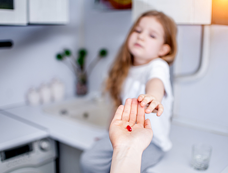 12 крайне вредных лекарств, которые дают детям