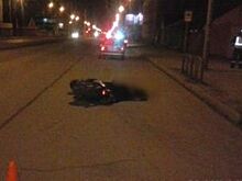 В Омске ночью насмерть разбился водитель мопеда